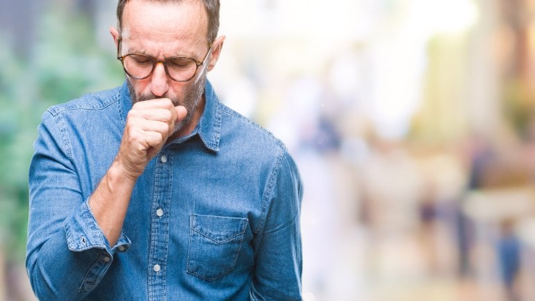 Lungenkrebs: Husten zählt zu ersten Symptomen Lungenkrebs: Husten zählt zu ersten Symptomen