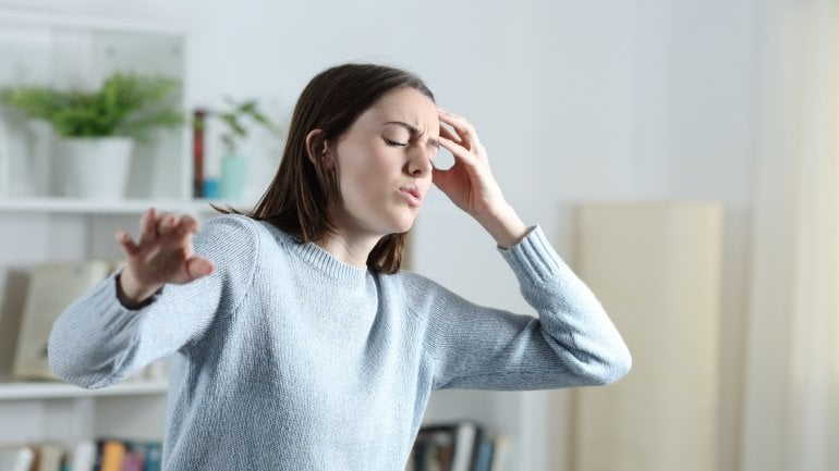 Niedriger Blutdruck: Schwindel und Benommenheit sind Symptome Niedriger Blutdruck: Schwindel und Benommenheit sind Symptome